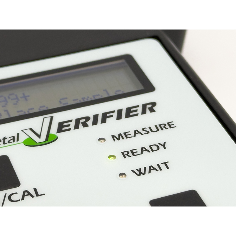 sigma metalytics precious metal verifier pmv original Macro view of Sigma Metalytics PMV Original illuminated Ready LED status light and display.