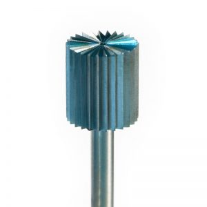 Macro view of the NIQUA SUPER Q R(f) cylinder bur fluted head mounted on a 2.35mm shank.