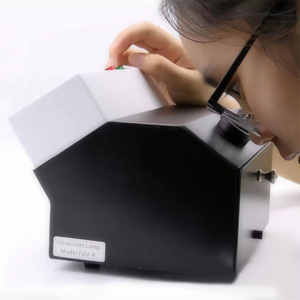 Using-UV-Light-Box