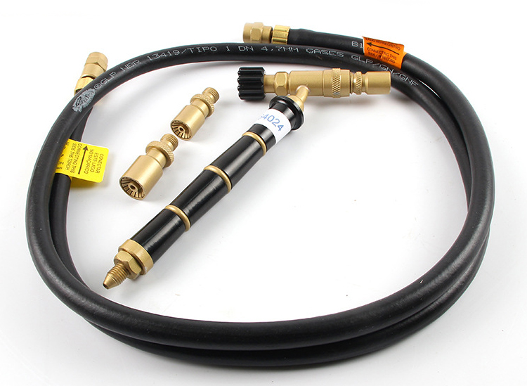 he complete ORCA M75 set: torch handle, three nozzles, and a gas hose